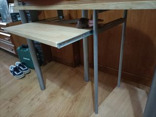 Escritorio madera y metal semi nuevo