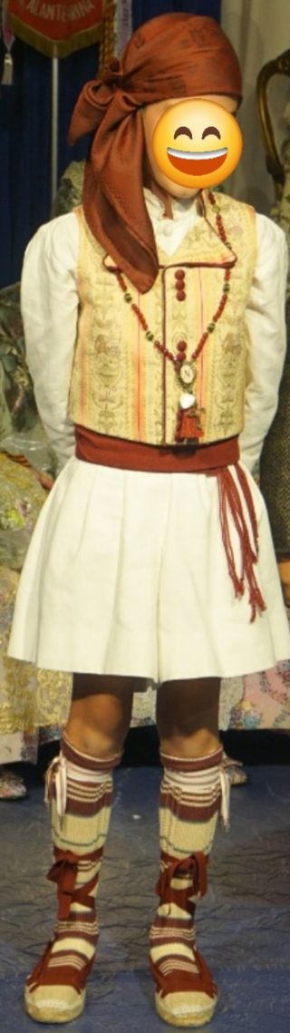 Traje fallero: chaleco, camisa y pantalón, medias