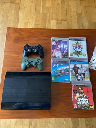 PS3 500GB con 2 mandos y 5 juegos