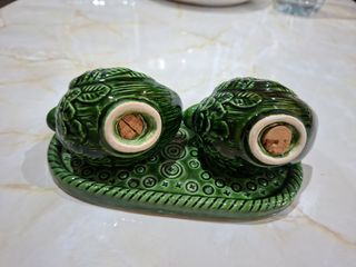 Saleros de cerámica. Tierra lux granada