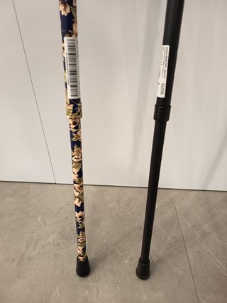 Bastón ajustable con empuñadura ergonómica