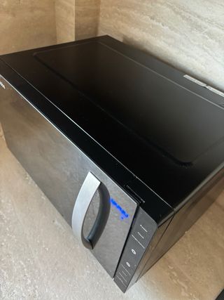 Microondas Russell Hobbs 23L Negro