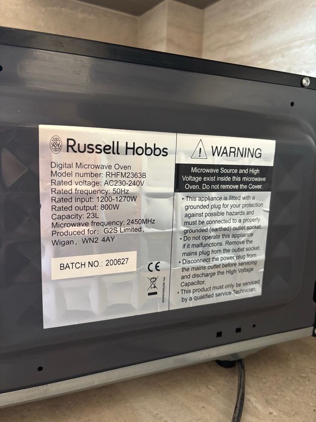 Microondas Russell Hobbs 23L Negro