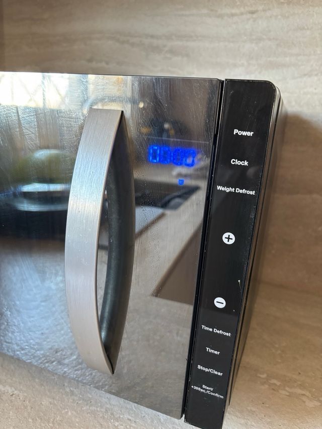 Microondas Russell Hobbs 23L Negro