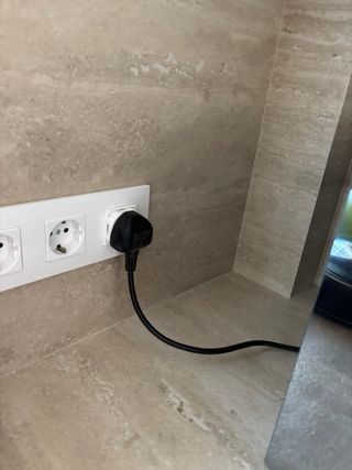 Microondas Russell Hobbs 23L Negro