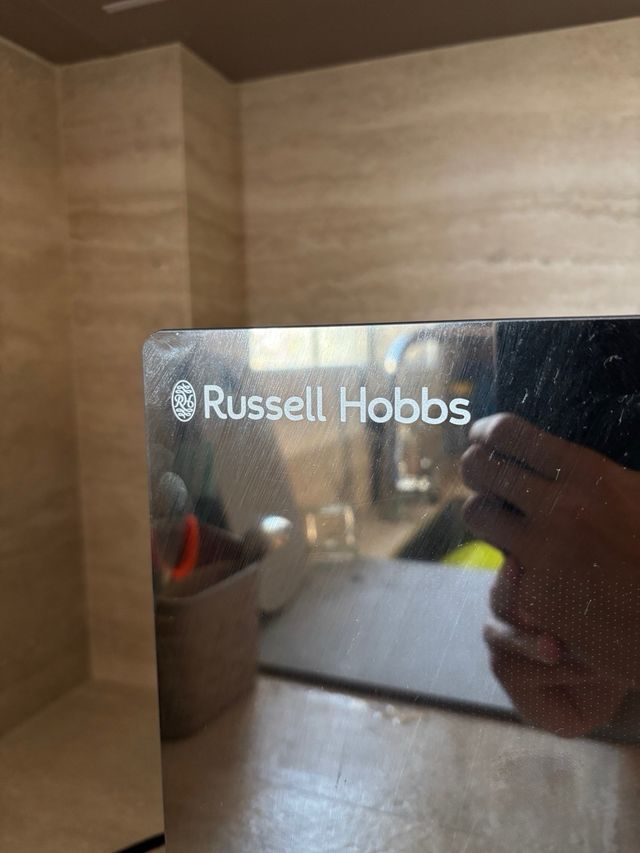 Microondas Russell Hobbs 23L Negro