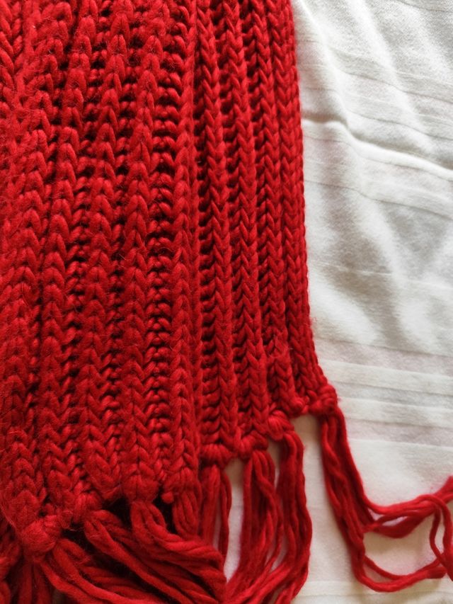 Bufanda de lana roja, muy calentita
