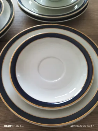 Servizio da thè e piatti da dolce vintage porcella