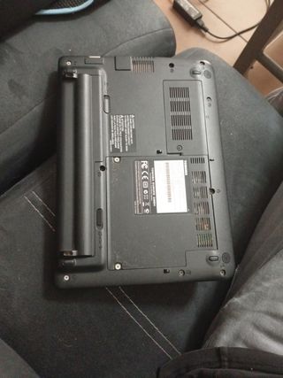 Ordenador Toshiba NB30 Negro