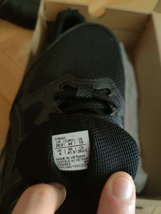 Zapatillas de montaña ASICS negras