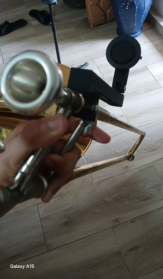 Atril magnético para trombón