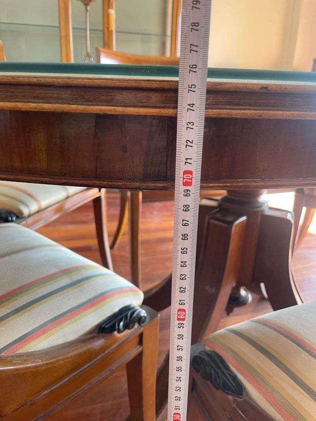 Mesa ovalada de comedor con 8 sillas