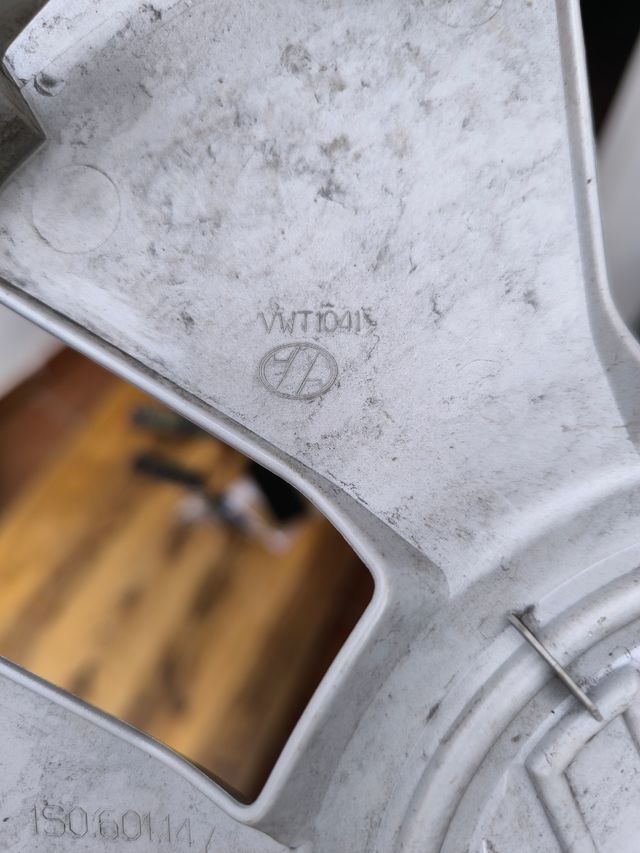 Tapacubos  VW UP R14"