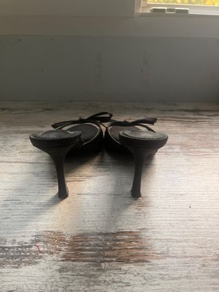 Zapatillas de tacón elegantes