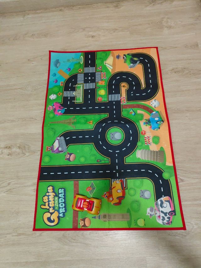 La Granja de Zenón tapete com carro
