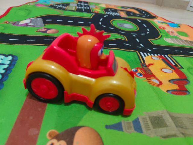 La Granja de Zenón tapete com carro