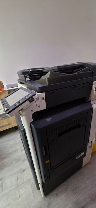 Konica Minolta Bizhub C220 Multifunción A3