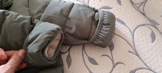 Buzo bebé verde kaki como nuevo