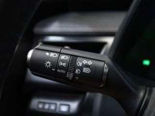 Lexus UX 2.0 250H PREMIUM 184CV