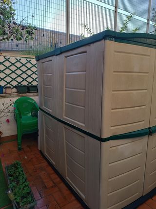 Caseta de jardín Keter beige/verde más estanteria