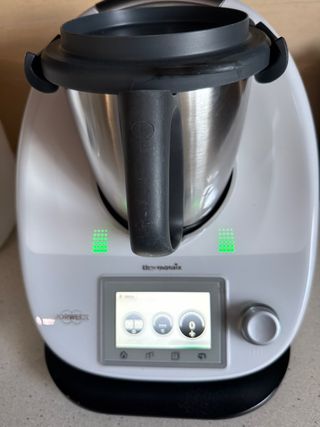 Thermomix TM5, con todos los accesorios