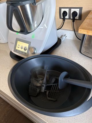 Thermomix TM5, con todos los accesorios