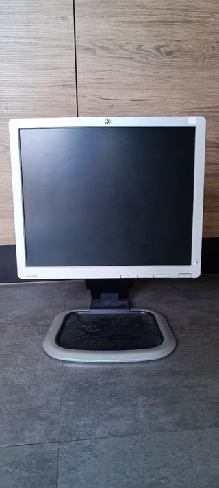 Pantalla HP 1750 Plata/Negra