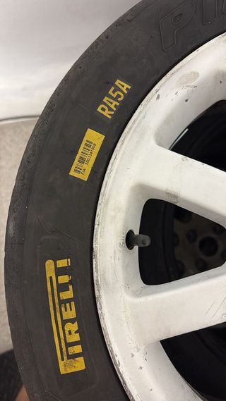 Neumáticos Slicks Pirelli P Zero 16