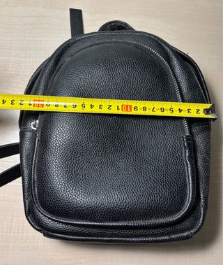 Mochila pequeña cuero negra