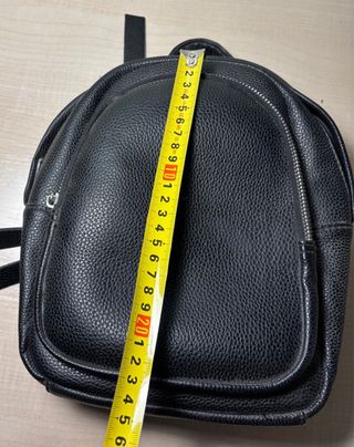 Mochila pequeña cuero negra