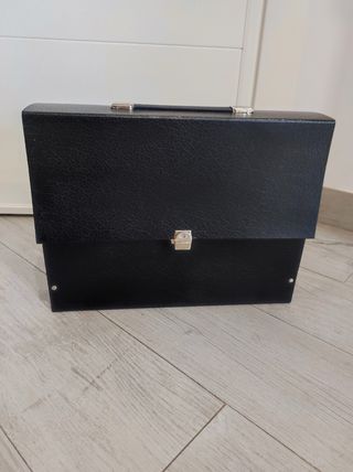 Maletín de cartón rígido