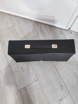 Maletín de cartón rígido