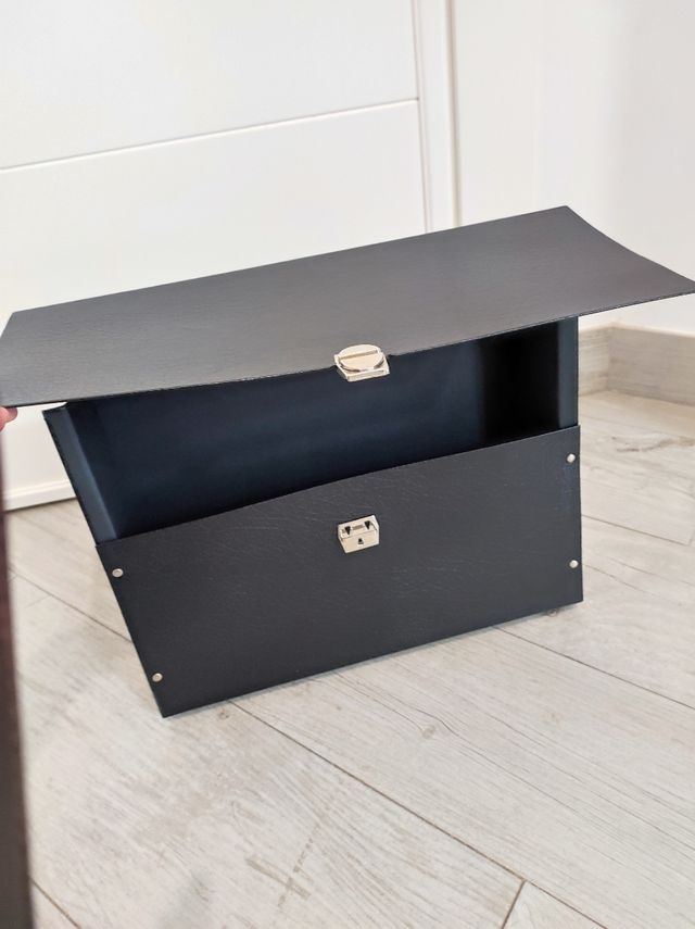 Maletín de cartón rígido