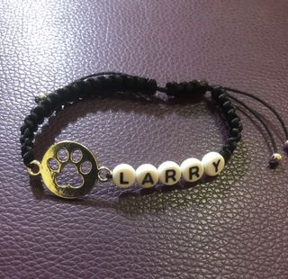 Pulsera “Pata de animal” hecha a mano