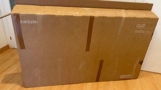 Caja de cartón de TV Samsung QLED 65