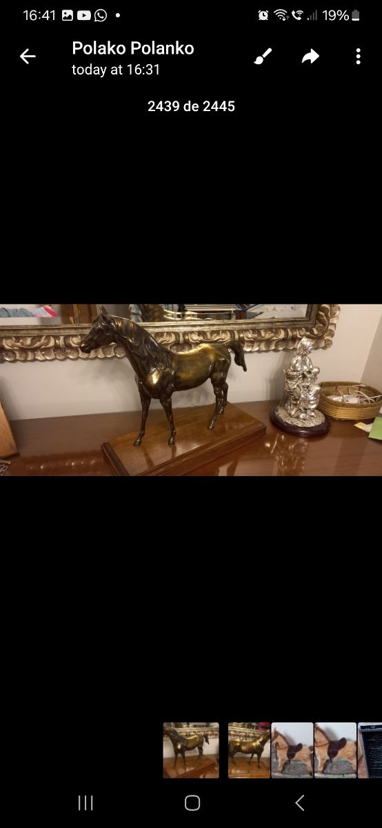 Caballo de Bronce Estiloso