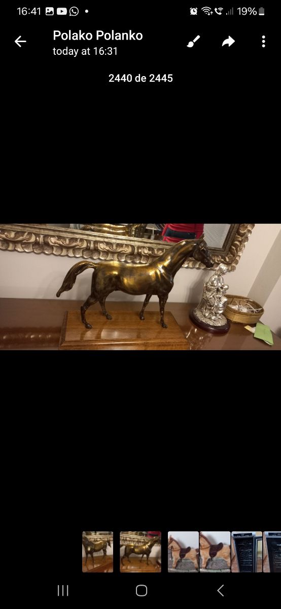 Caballo de Bronce Estiloso