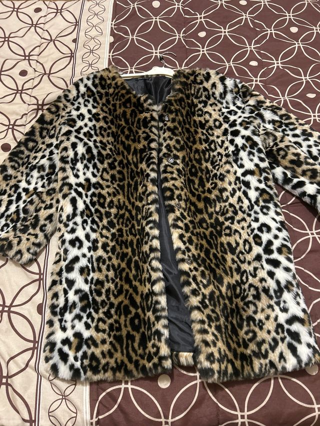 Abrigo de pelo estampado leopardo, animal print,