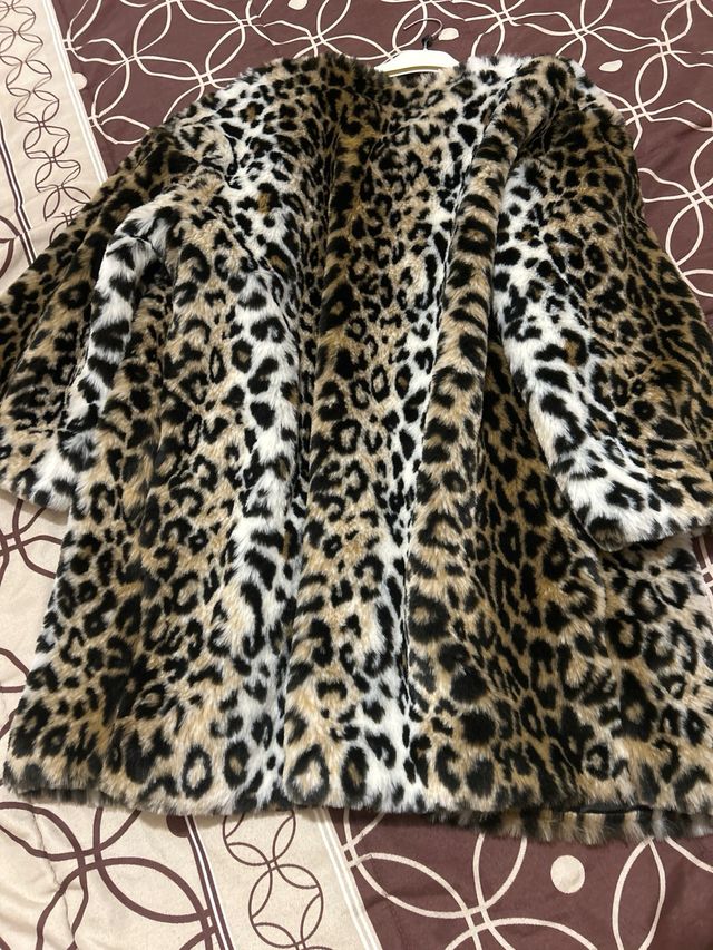 Abrigo de pelo estampado leopardo, animal print,