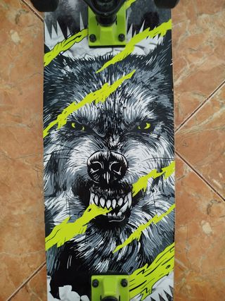 Monopatín AXELO Lobo