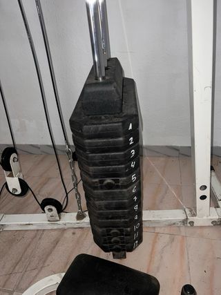 Máquina de gimnasio multifunción