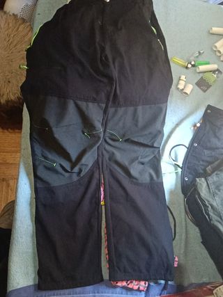 Pantalón de chándal negro y verde