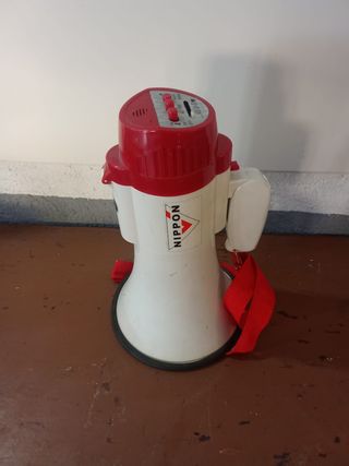 Megáfono NIPPON rojo y blanco