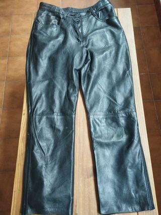 Pantalón de cuero 