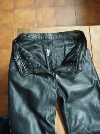 Pantalón de cuero 