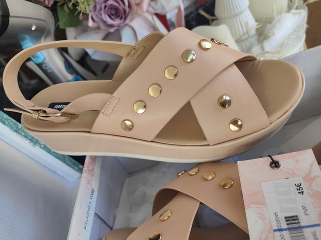 Sandali Mustang beige e oro taglia 40