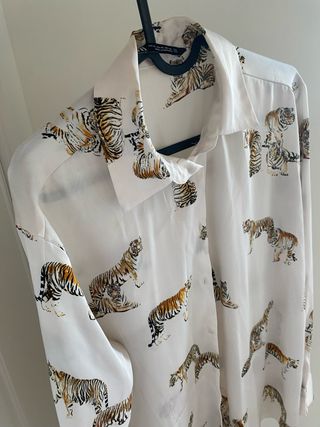 Camisa Zara Tigres Satinada Blanca Talla XS