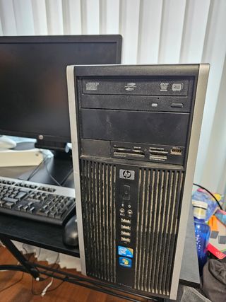 Ordenador de sobremesa HP Negro/Plata
