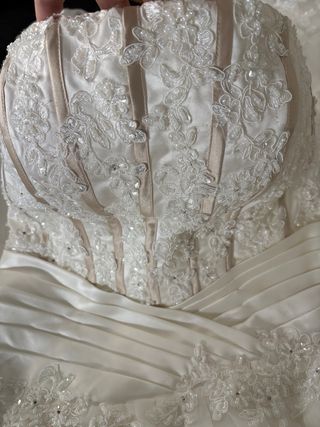 Vestido de Novia palabra de honor. 