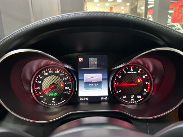 Mercedes-Benz C63s AMG V8 Biturbo 510cv